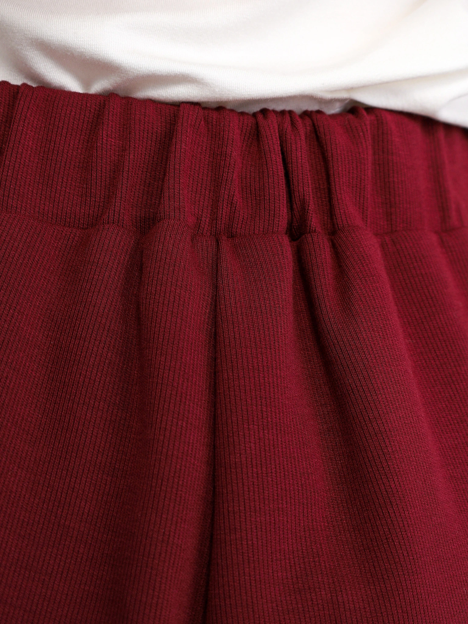 Брюки трикотажные бордового цвета с эластичным поясом